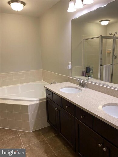 2293 Kew Gardens Dr unit 200, Woodbridge, VA 22191 - photo 7