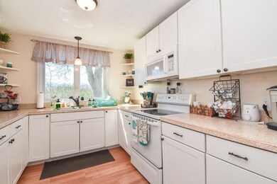 21 Marble Ave, Chicopee, MA 01013 - photo 4