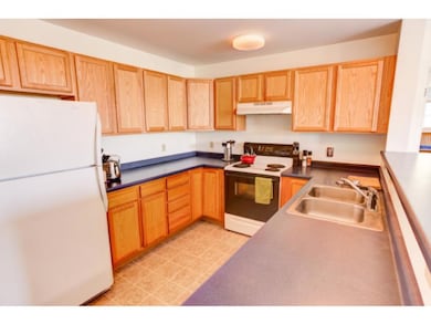 409 Farrell St unit 315, South Burlington, VT 05403 - photo 2