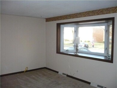 1063 Loring Rd, Columbus, OH 43224 - photo 3