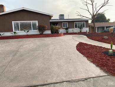 2109 University Ave, Bakersfield, CA 93305 - photo 3