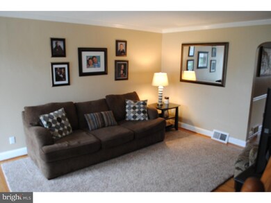 1114 Oakwood Dr, Glenolden, PA 19036 - photo 7