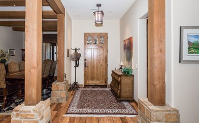 005_Foyer
