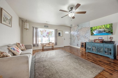 208 SW Blueberry Ln, Grants Pass, OR 97527 - photo 6