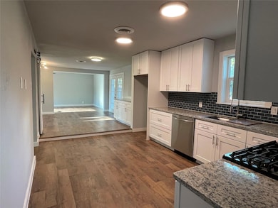 832 Central Dr, Bedford, TX 76022 - photo 4