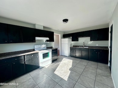 708 N 7th Kitchen