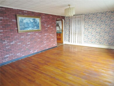 5379 Ridgeway Dr, Zionsville, PA 18092 - photo 6