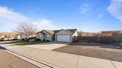 612 Botaka Loop, Benton City, WA 99320 - photo 2