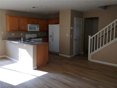 Kitchen, breakfast bar