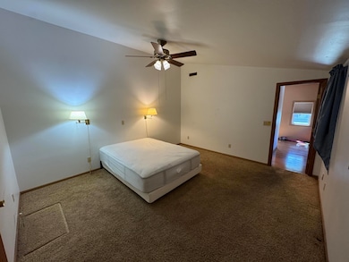 07 bedroom