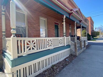 3 Wells St, Saratoga Springs, NY 12866 - photo 4