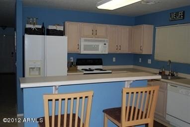 Kitchen Island and Breakfast Bar
