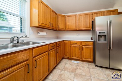 3929 SW 38th Ln, Topeka, KS 66610 - photo 7