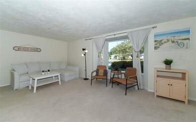 Large Living Room w/ Bay Window