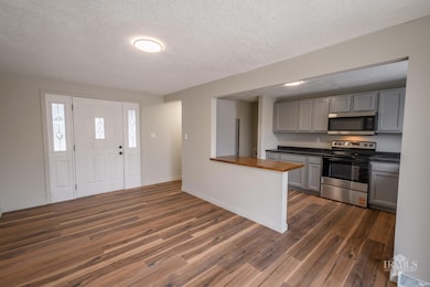 5704 E Robert St, Muncie, IN 47303 - photo 6