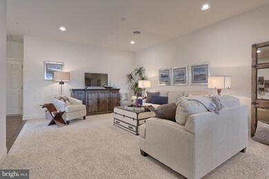 102 S Village Cir unit 212, Palmyra, PA 17078 - photo 6