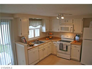 Kitchen - Dining room opens directly to the kitche
