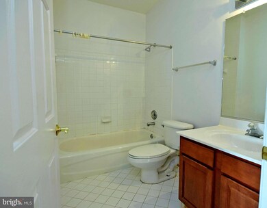 11206 Silversmith Ln, Fredericksburg, VA 22407 - photo 6