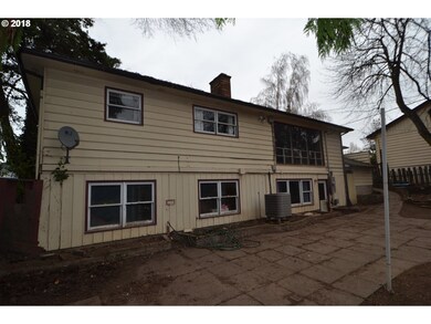 740 E 20th St, the Dalles, OR 97058 - photo 2