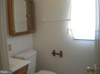 13104 Dumbarton Dr, Rockville, MD 20853 - photo 7