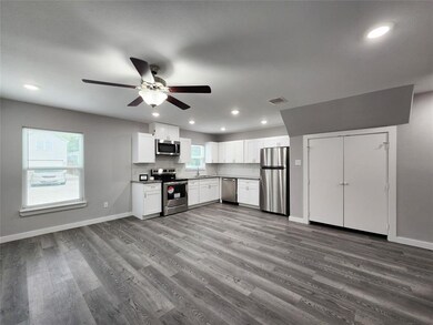 7735 Orebo St unit A, Houston, TX 77088 - photo 4