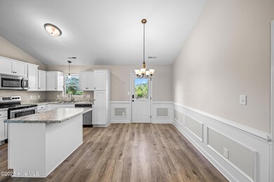 111 Easton Dr, Richlands, NC 28574 - photo 7