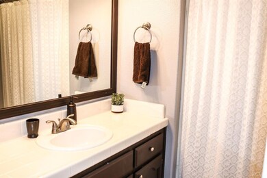 1121 Sequoia Ave, Lemoore, CA 93245 - photo 7