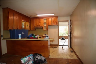 3210 Cumberland Rd, Winston Salem, NC 27105 - photo 4