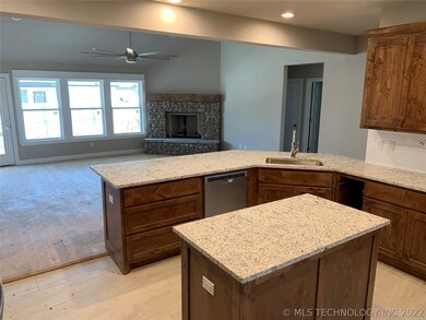10114 S 228th East Ave, Broken Arrow, OK 74014 - photo 2