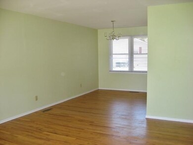 606 Jarman St, Jacksonville, NC 28540 - photo 7