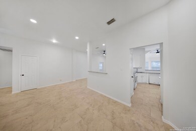 9523 Black Thorn Ln, San Antonio, TX 78240 - photo 4