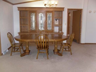 310 B St S, Glen Ullin, ND 58631 - photo 4