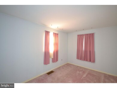 1808 Clinton Rd, Norristown, PA 19403 - photo 7