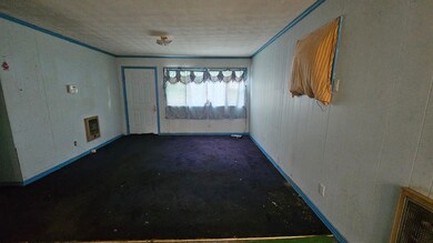 Empty room with crown molding