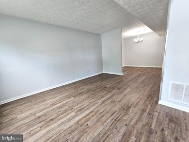 14003C Grumble Jones Ct, Centreville, VA 20121 - photo 3