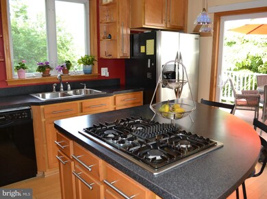 613 Hilltop Rd, Catonsville, MD 21228 - photo 5