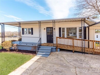 1903 Lynnwood Dr, Statesville, NC 28677 - photo 4