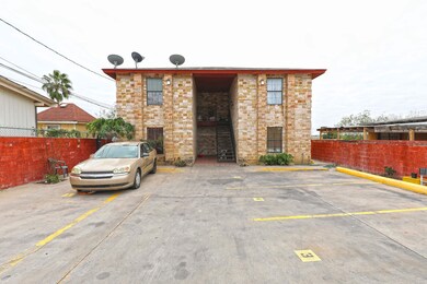 409 Galveston St, Laredo, TX 78040 - photo 2