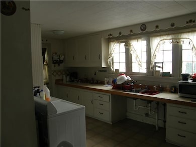 Kitchen South unit