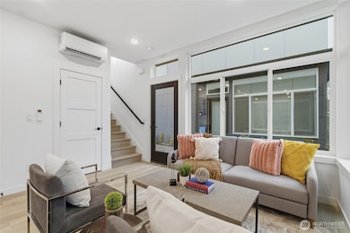 805 S Sullivan St unit B, Seattle, WA 98108 - photo 4