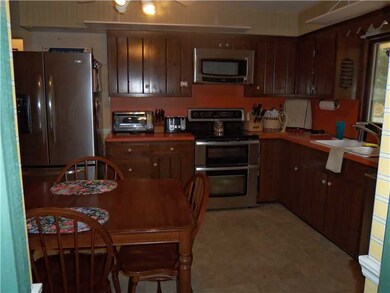 12 Soltys Ct, West Warwick, RI 02893 - photo 4