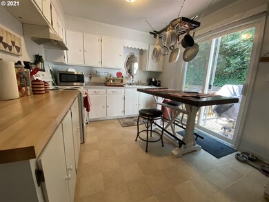 5844 Mercer Lake Rd, Florence, OR 97439 - photo 7