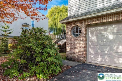 2879 Sequoia Dr, MacUngie, PA 18062 - photo 2