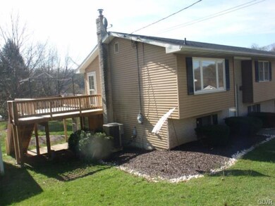 5575 Roosevelt St, Whitehall, PA 18052 - photo 2