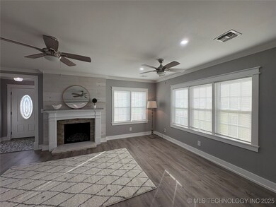 2618 Columbus St, Muskogee, OK 74401 - photo 4