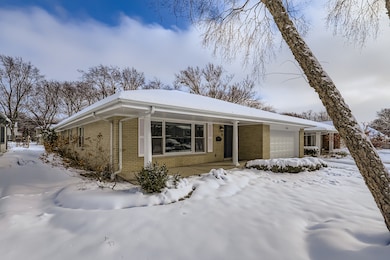 303 S Fernandez Ave, Arlington Heights, IL 60005 - photo 2