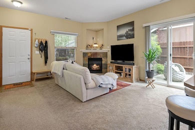 20650 Honeysuckle Ln, Bend, OR 97702 - photo 2