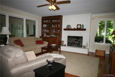 Family room

