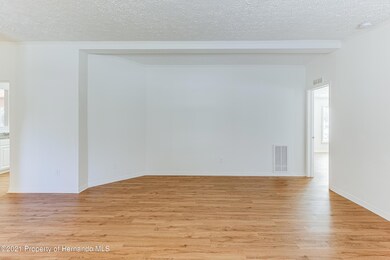 7O7A1664HDR