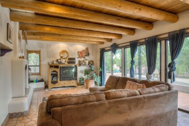 007_Living Room